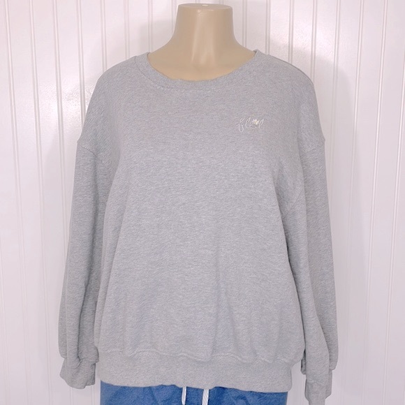 FL&L Heather Gray Embroidered Fuzzy Roomy Alex Sweatshirt Medium Like New - Picture 4 of 14